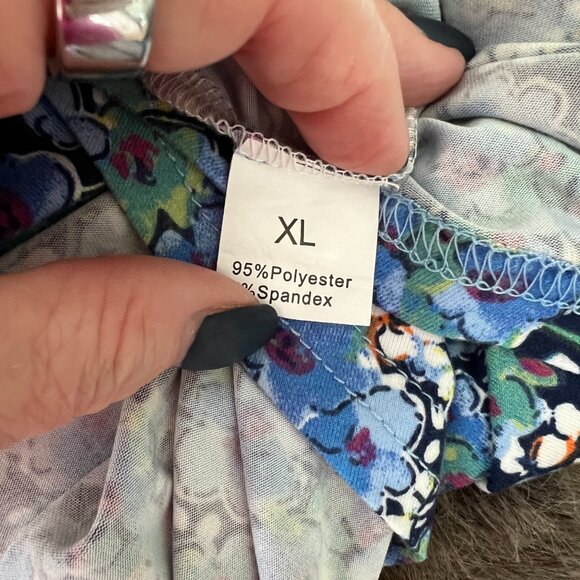 Floral Sleeveless Tunic Top in size XL - Picture 9 of 10